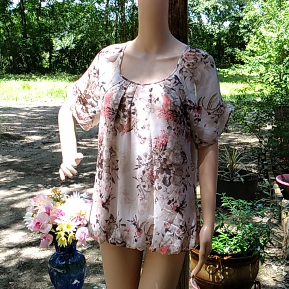 "Sarah Michelle" beautiful polyester  blouse